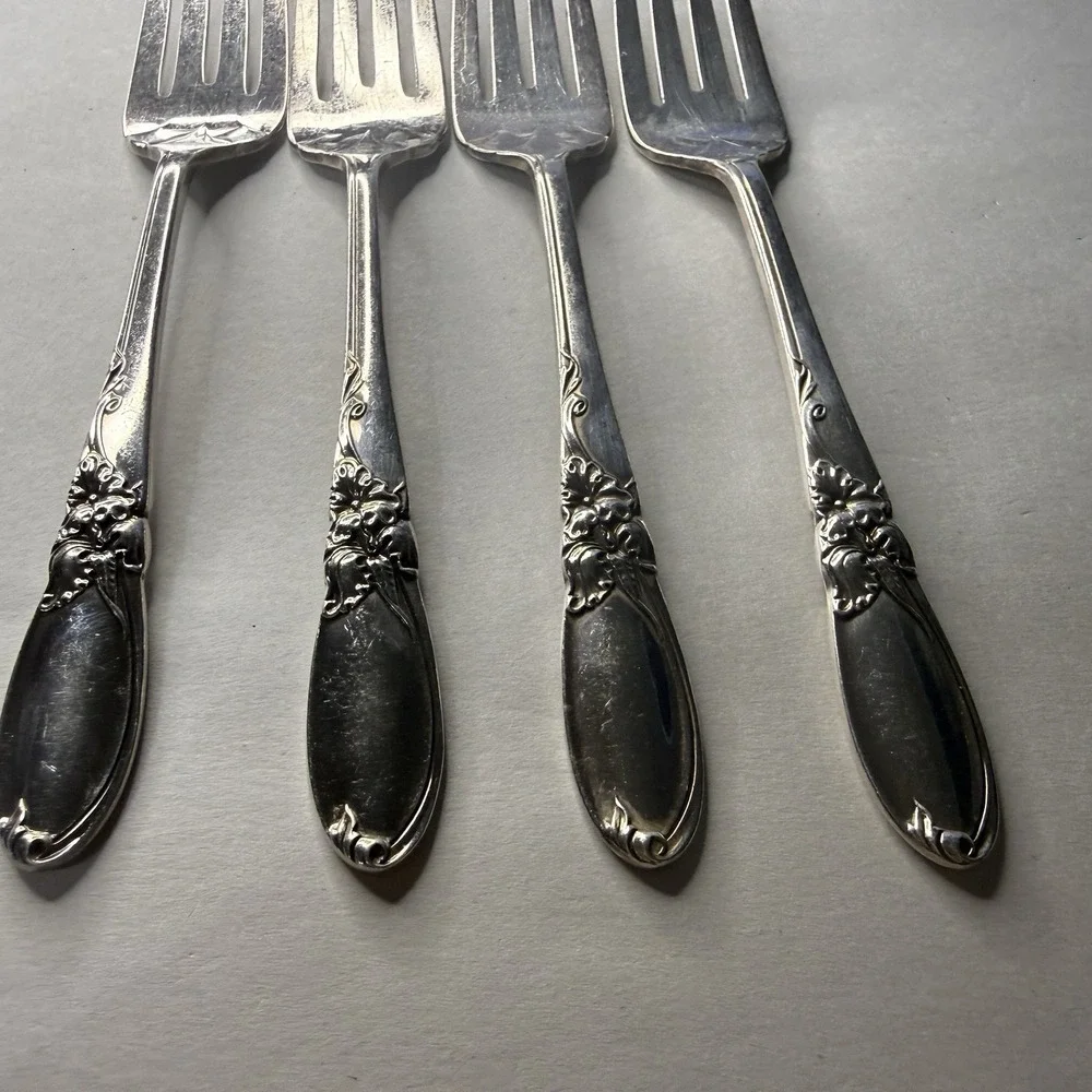 Oneida Community Silverplate White Orchid Set of 4 Salad Forks Mid Century 50s